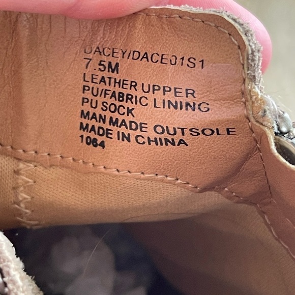 Steve Madden Dacey tan suede leather ankle booties - Picture 7 of 8